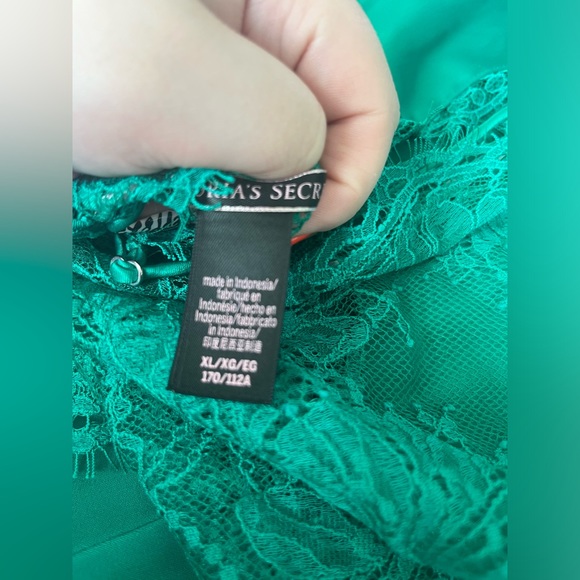 VICTORIA SECRET Green Pajama Set - Picture 8 of 9